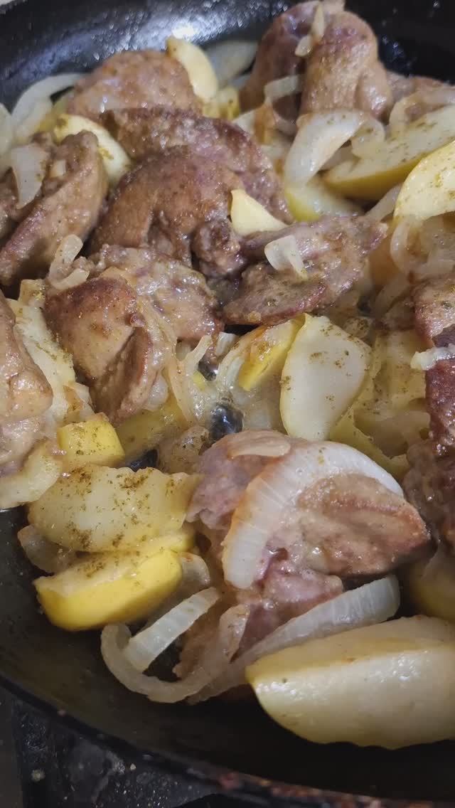 Куриная печень с яблоками, нежно и очень вкусно!