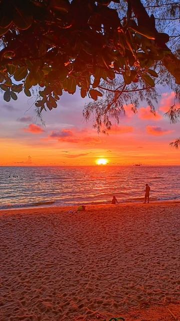 Закаты на пляже у Wyndham Garden Grand World Phu Quoc