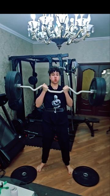 62 кг на бицепс на 6 повторений 15 лет