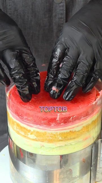 Мой первый заказ на два торта  двойняшек — и какая же вышла милейшая случайность! 🎀