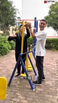 Парни продолжают отжигать! Shorts шортс #китай #юмор #смех #прикол #funny #comedy #funnyvideo