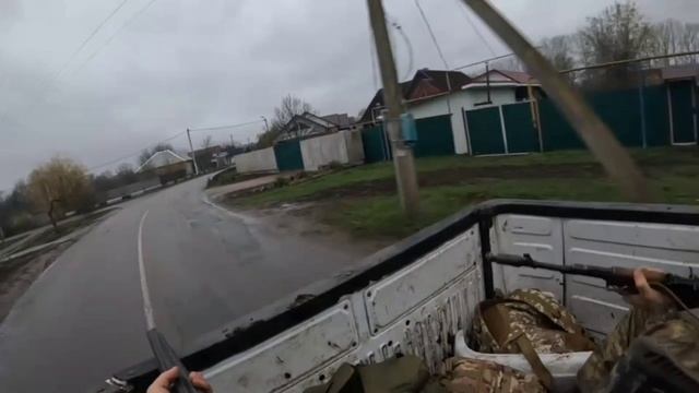 Наши "птичники"БАШКИР и БОБР (в кузове) а так же КЛИМ и ТАДАР (в кабине) по пути на работу не только