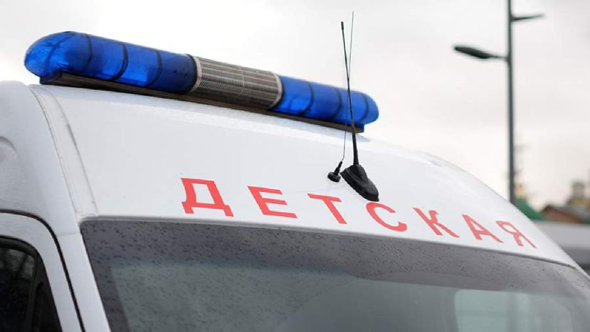 Подросток попал в больницу после взрыва бутылки в школе в Новой Москве