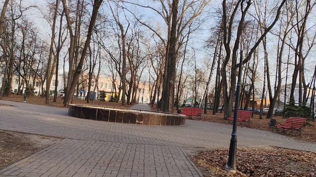 20-11-2025 идем по парку в ноябре