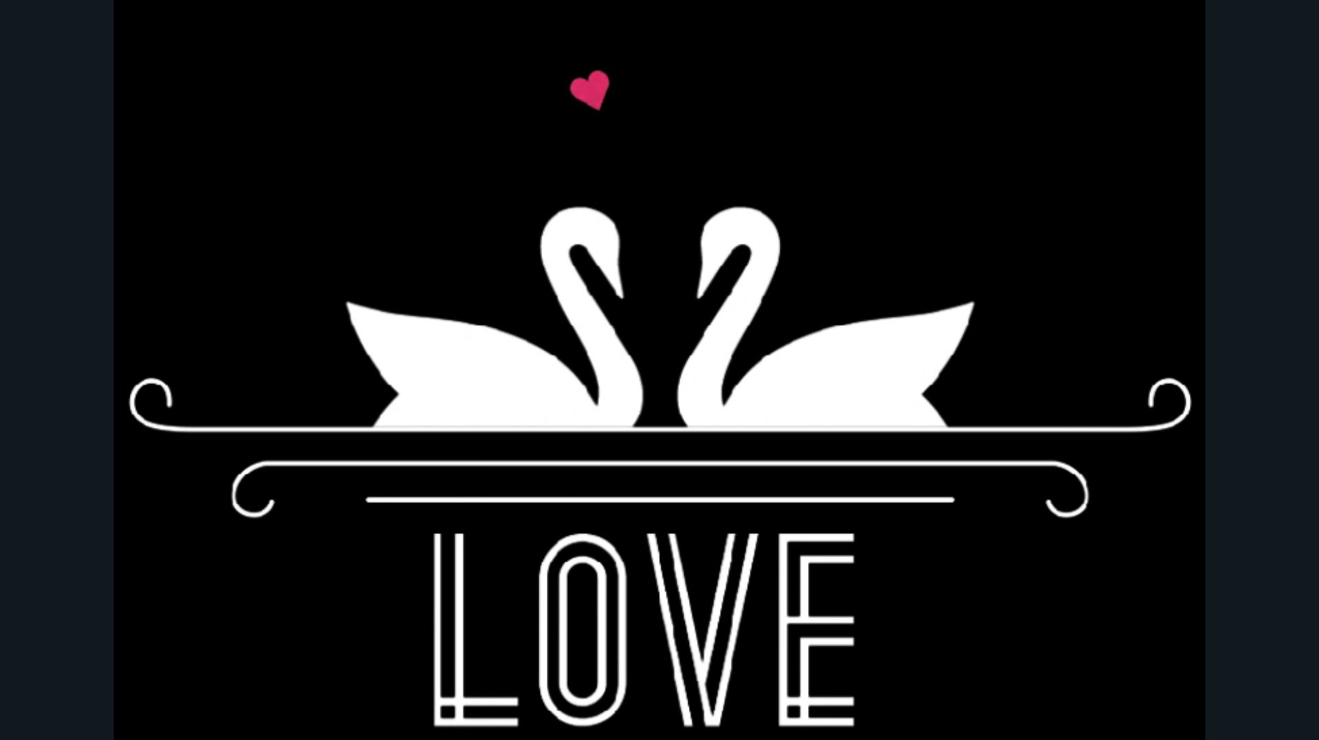 Красивая девушка в прозрачном пеньюаре. Beautiful girl in a transparent peignoir.