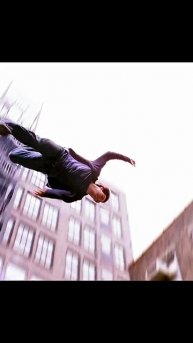 У человека паука проблемы со спиной