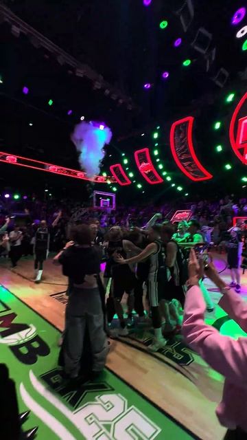 Запечатлел историческую хню #slame #медиабаскет