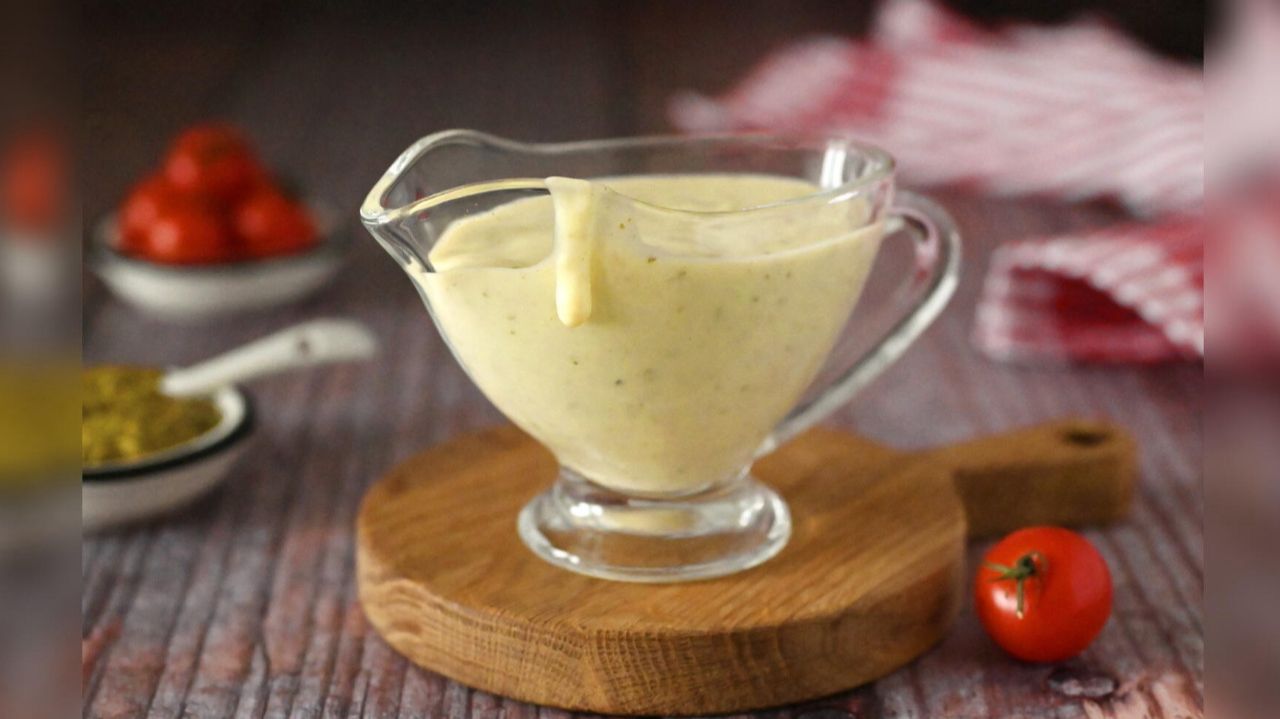 Сливочный соус с песто — универсальный хит, с которым вкусна будет даже паровая брокколи