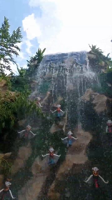 Москва манежная площадь водопад