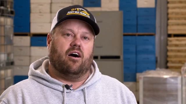 15 000+ ульев в хозяйстве Майка ДеЙонга в провинции Альберта - Канада