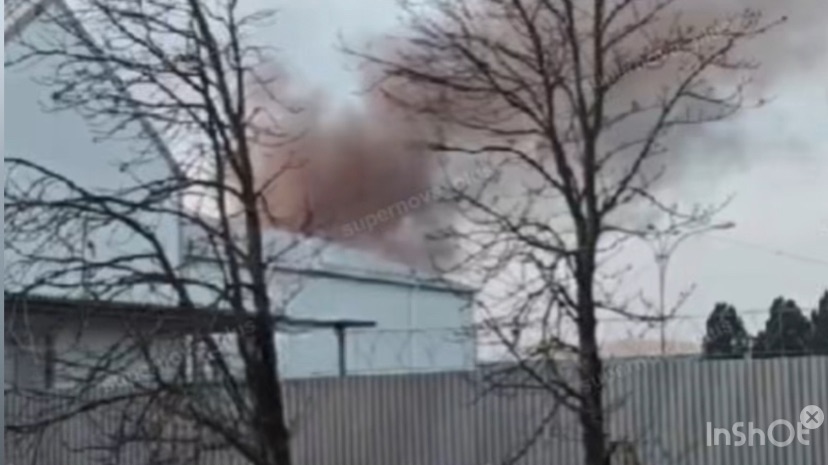 Появились кадры атаки БПЛА на Краснодарский край. Есть пострадавшие в Славянске на Кубани. 21.11.25