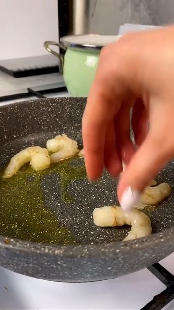 Креветки в сливочно-сырном соусе