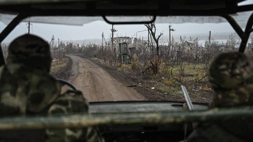 Путину доложили о продвижении ВС России в направлении Красного Лимана