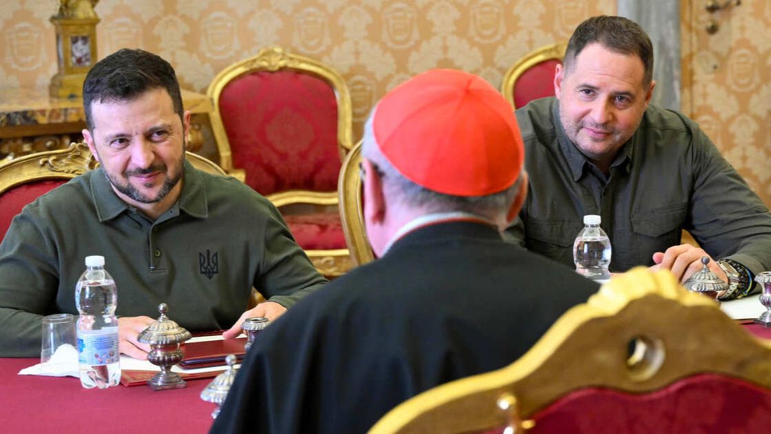 В Раде назвали решение Зеленского не увольнять Ермака началом конца