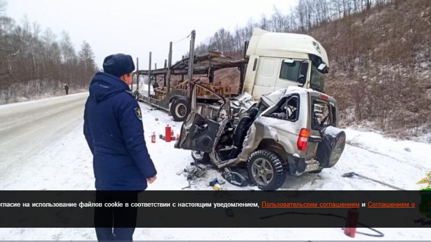 Автовоз смял внедорожник в ЕАО, два человека погибли
