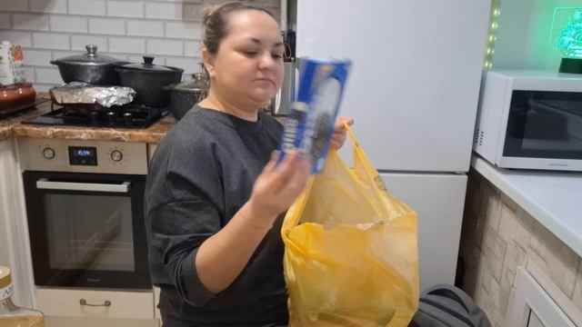 Быстрая распаковка потому что голодные😁