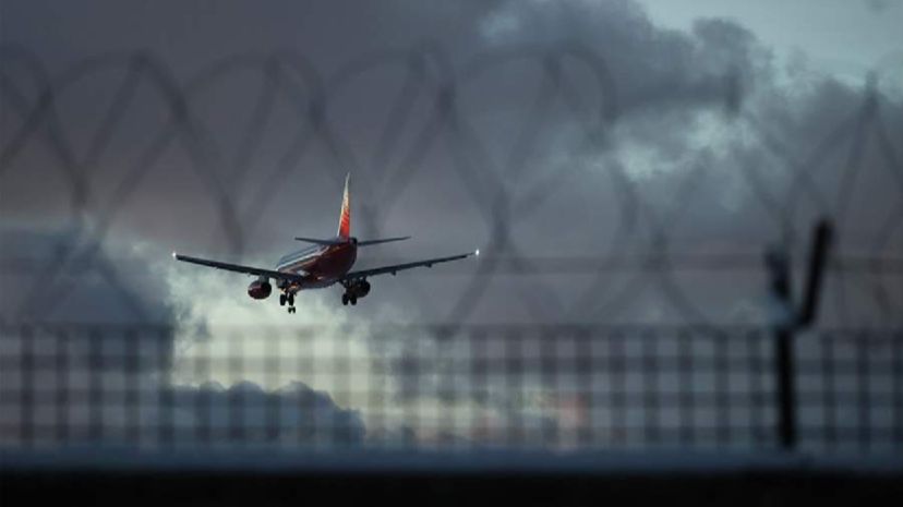 Временные ограничения на взлет и посадку самолетов сняли в аэропорту Тамбова