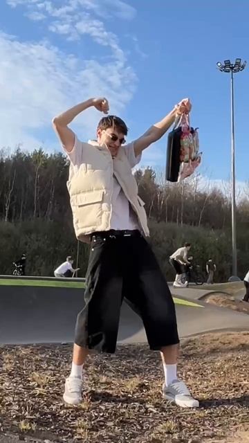 сделал трек для ХрусTeam, как вам? 🍿