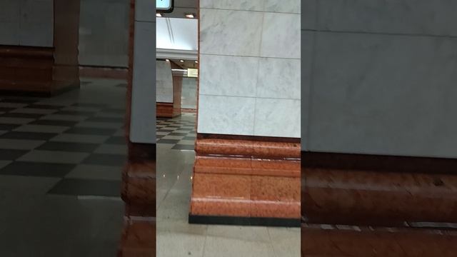 как доехать в метро от славянскава бульвара до деловово центра