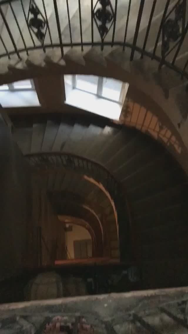 Подъезд (парадная) жилого дома, Санкт-Петербург.