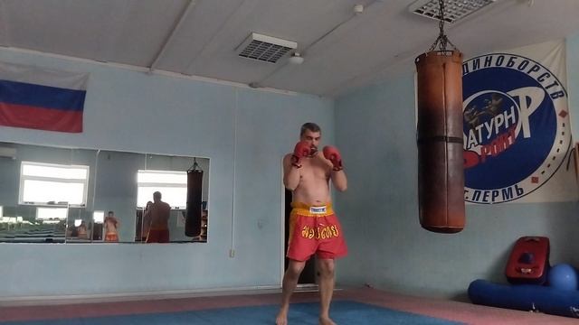 Бокс.Урок 29. Прямой передней.