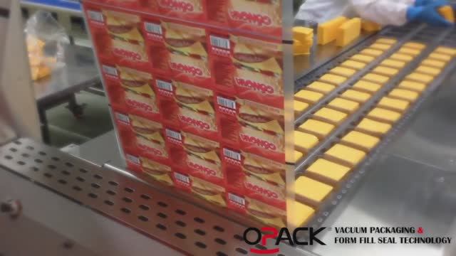 Упаковка сервировочной нарезки сыра стопкой в МАР на термоформере OPACK QZ 1000 MIDI