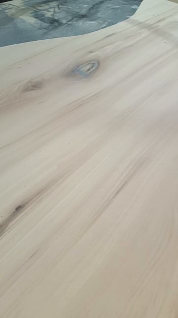 Шлифовка столешницы из слэба натурального дерева