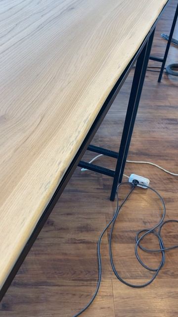 Реставрация стола из слэба карагача в офисе крупной компании