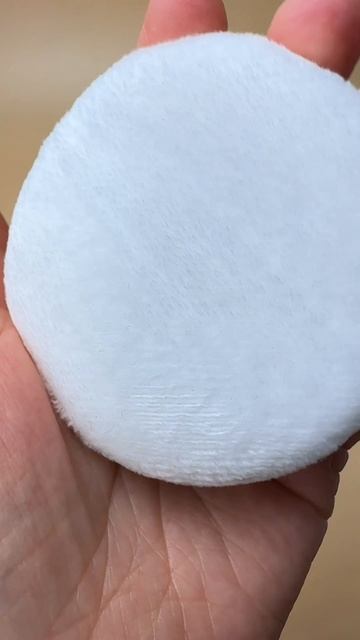 Транспорентная пудра и пуховка для шлифовки лица в подарок