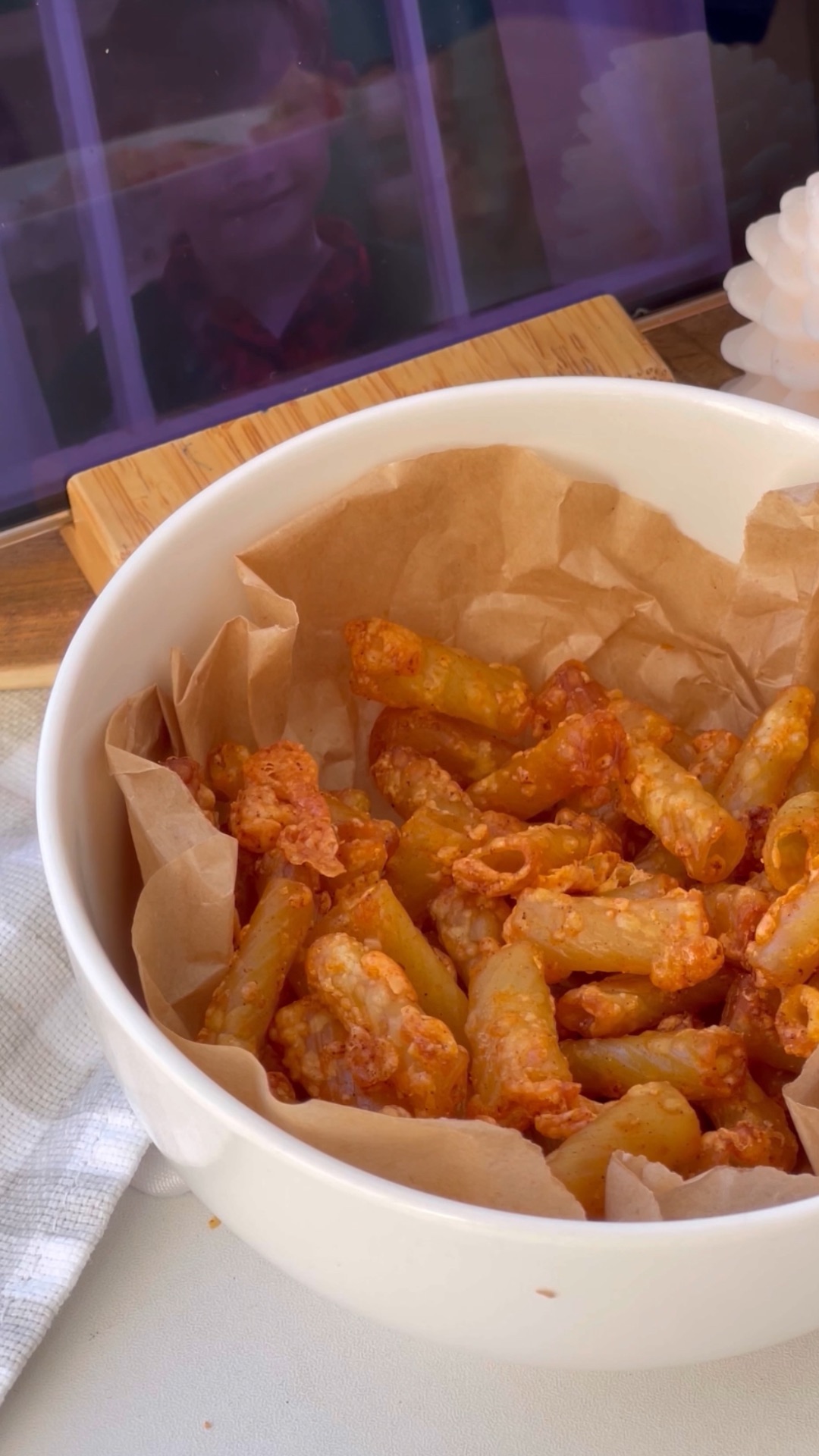 Хрустящяя идея к новогоднему сериальчку 🍿 🎄