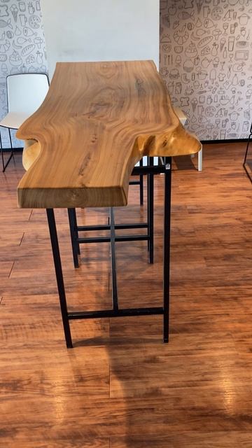 Реставрация стола из слэба карагаа для компании в Москве