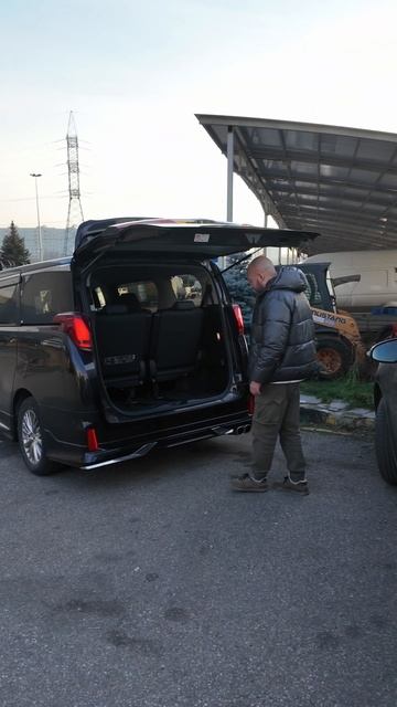 Toyota Alphard: Премиум, который мы потеряли