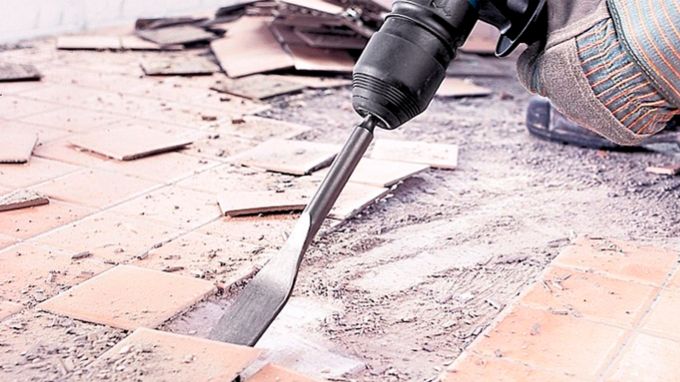 Как снять плитку напольную.