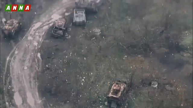 ☠️Кадры "дороги смерти" на подступах к Мирнограду.
В сети появилось видео с шокирующим…🔽🔽🔽