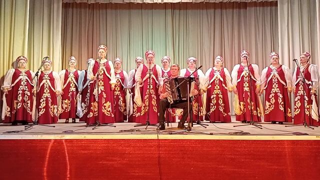 Народный хор "Русской песни" Майского дома культуры.