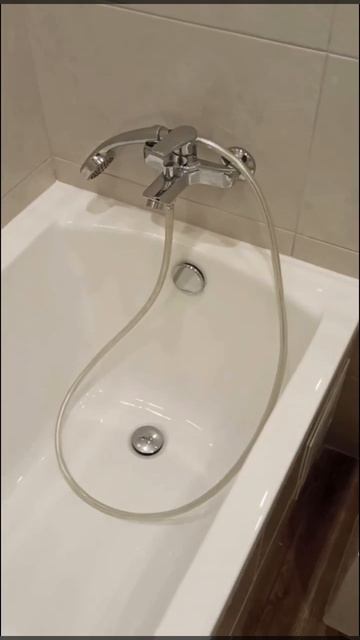 В продолжение рубрики как делать не надо. #плиточник #сантехник #ванная #отделка #ремонт