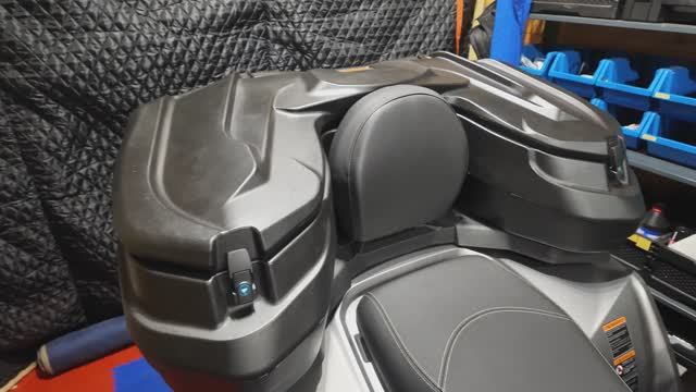 Установка кофра Tesseract для квадроцикла Loncin X‑Wolf 300 c дополнительной канистрой на 10 литров