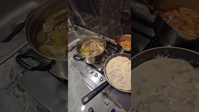 🔴 Iaca miresele din ziua de azi precis puține știu a face mîncare mai ales răcituri...