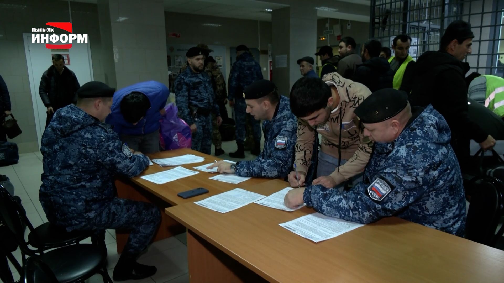 В Югре с начала года выдворено порядка 1000 мигрантов