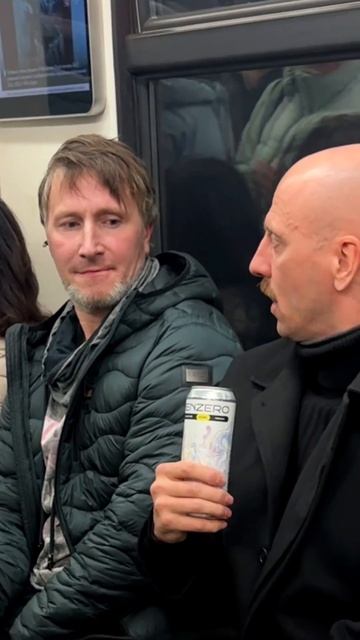 изгоняет бесов