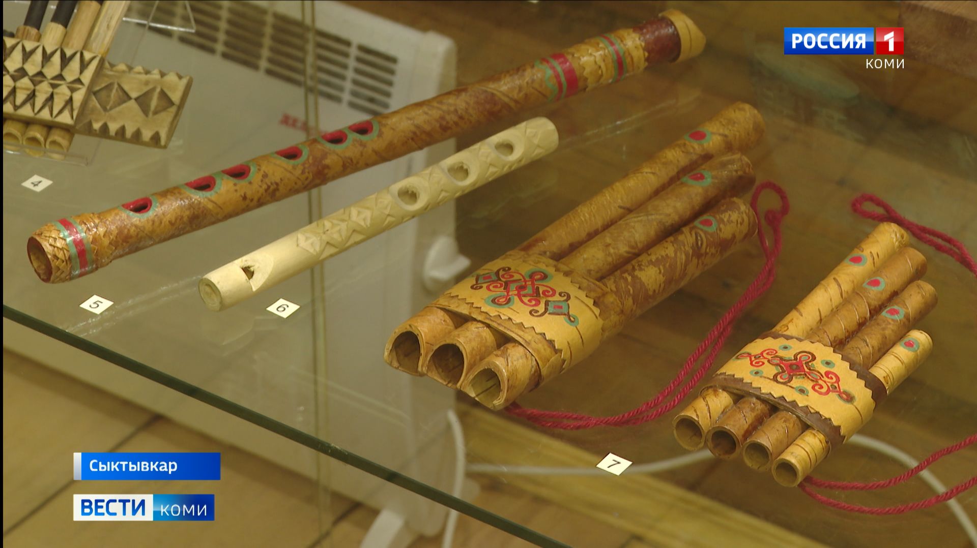 В Национальном музее Коми проходит выставка «В ожидании музыки»