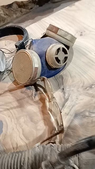 Шлифовка и полировка столешницы после заливки трещин в слэбе эпоксидкой