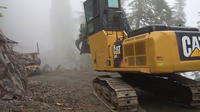 Экстемальный вывоз леса на старом грузовике Pacific с V12 двухтактным дизельным ДВС Detroit Diesel