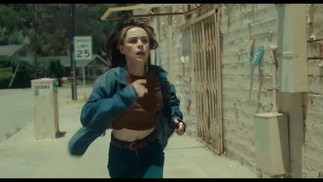 Смотреть онлайн Безжалостная Stone Cold Fox - Трейлер