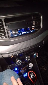 Странно но магнитола ловит одну вону и без антенны)