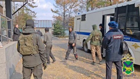 В Уссурийске Приморского края по результатам рейда нелегалов ждет выдворение