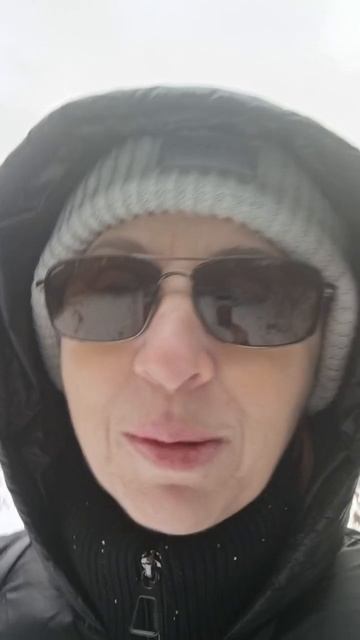 Неделя после операции. Хожу в чёрных очках