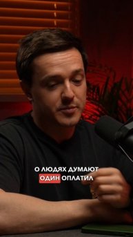 Курение на ходу — вредная привычка. Даже когда куришь не ты #юмор #ирония