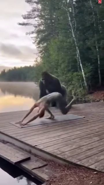 Горилла утащила спортсменку [ai монтаж]