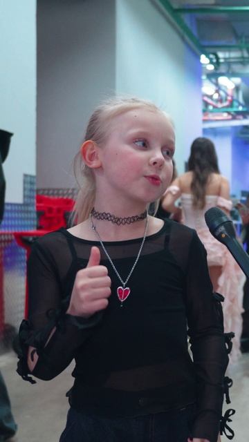 Василиса Кукояка и Арам Давтян поют песню КРАШ 🎶 #арамтв